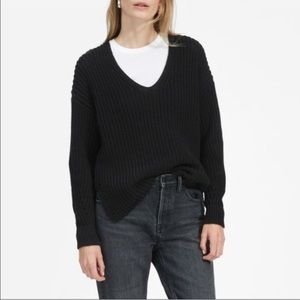 Everlane Boxy Chunky Knit Cotton V-Neck Sweater in Size Small